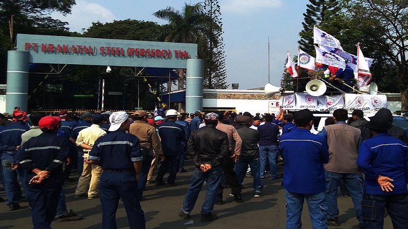 Buruh Krakatau Steel sepakati PHK massal