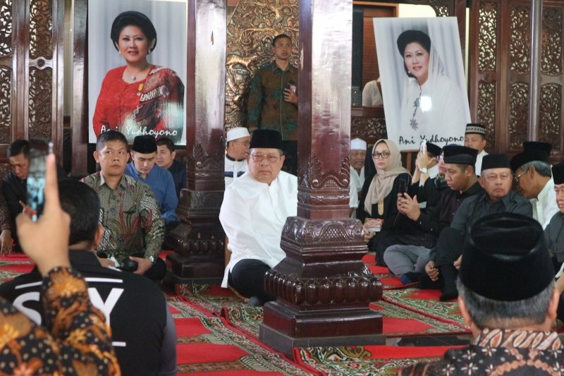 SBY ungkap alasan memakamkan ibunda di Tanah Kusir