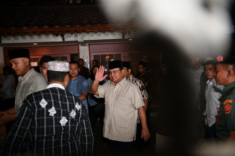 Ma'ruf Amin dan Prabowo di rumah duka BJ Habibie