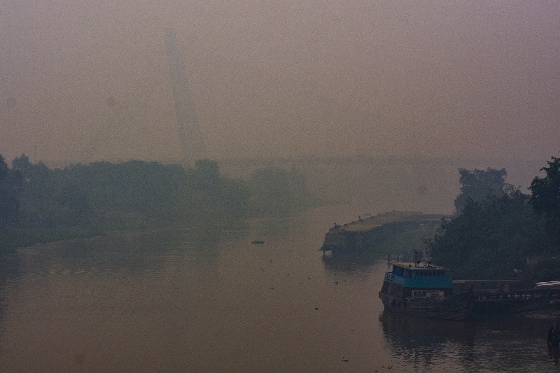 Lebih dari 300 sekolah di Johor diliburkan karena kabut asap Sumatera