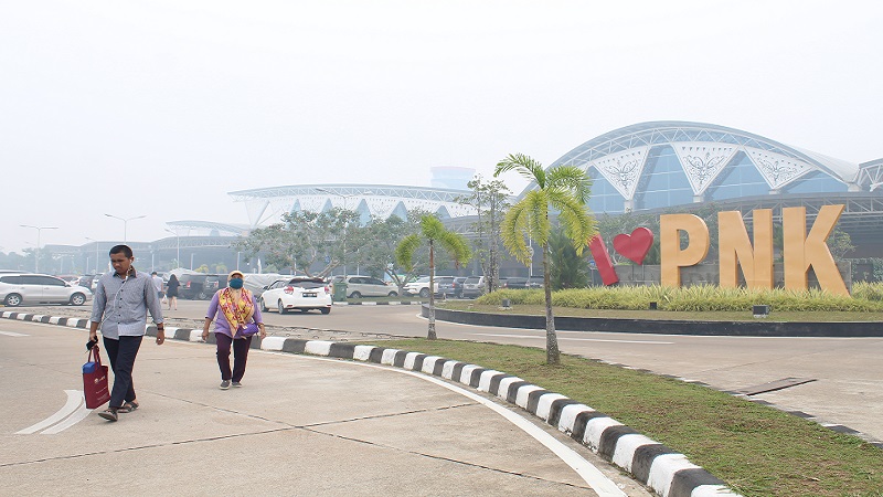 Bandara Supadio Pontianak lumpuh akibat kabut asap