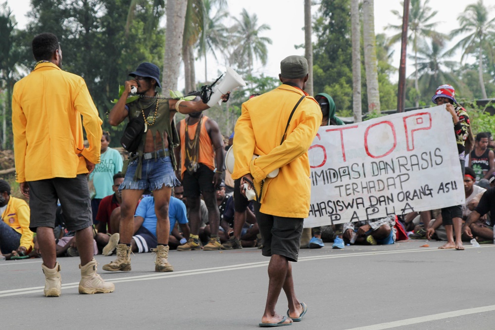 Jumlah korban di Papua saat terjadi aksi massa versi LSM 