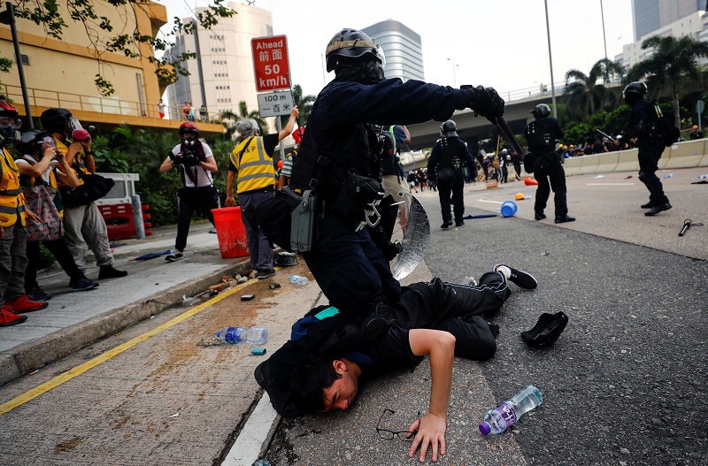 Amnesty International: Polisi Hong Kong lecehkan demonstran