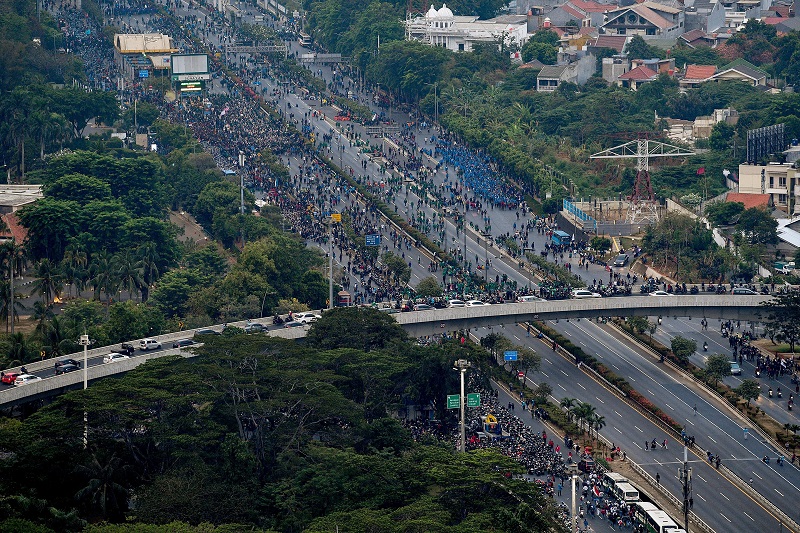 Demo DPR ricuh, ruas Tol Dalam Kota ditutup