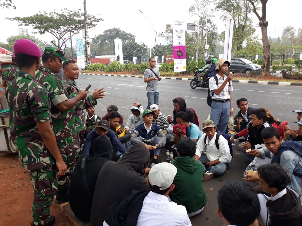 TNI imbau pelajar yang akan demonstrasi untuk pulang 