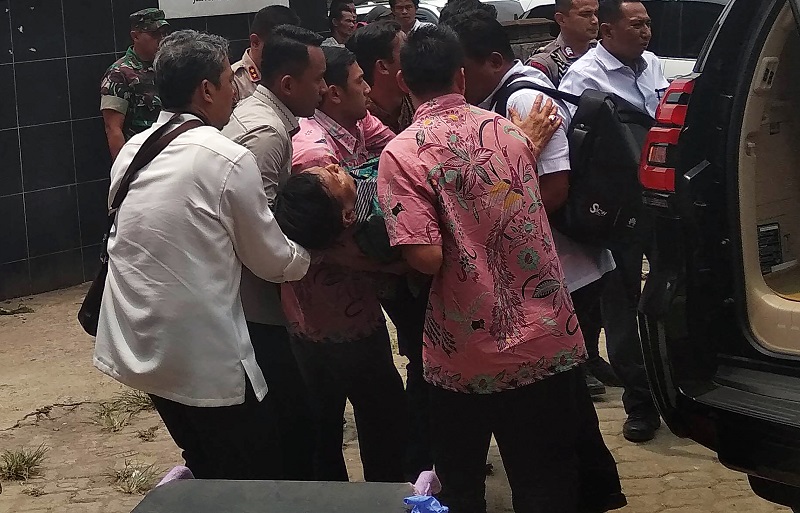 Belati dan gunting jadi senjata pasutri untuk menyerang Wiranto