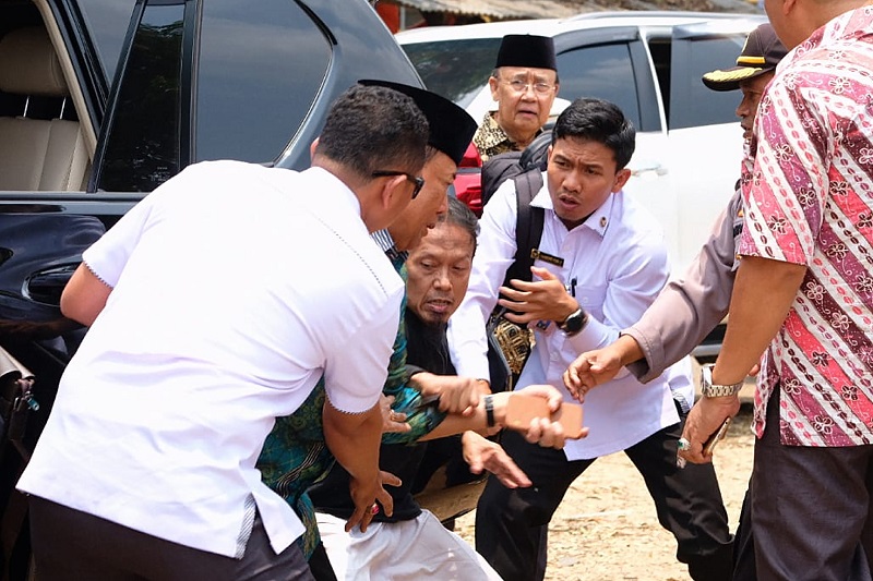 Luhut minta media jangan besar-besarkan kasus Wiranto