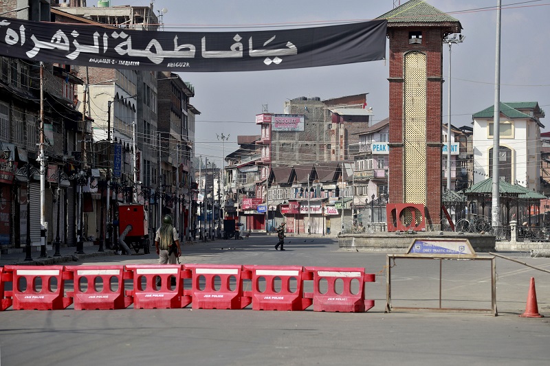 India dan Pakistan adu tembak di Kashmir, belasan orang tewas
