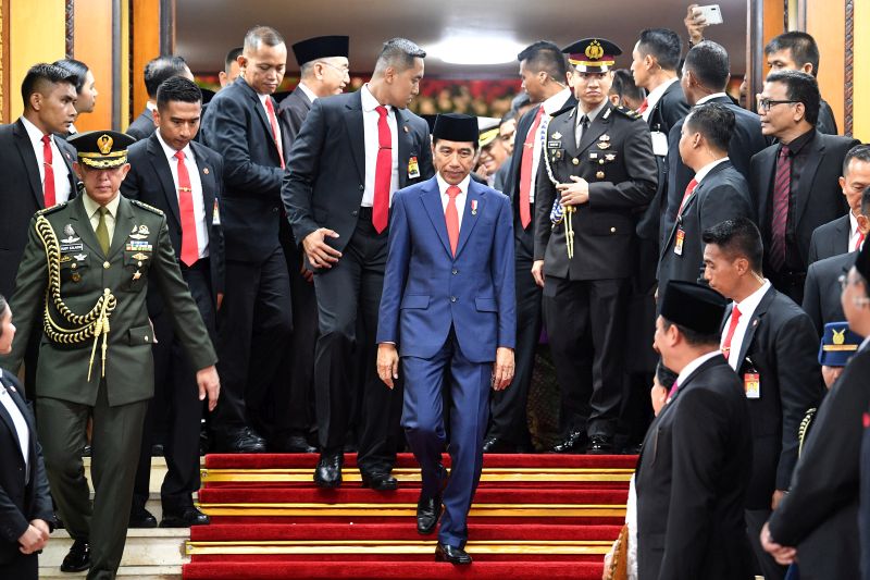 Ide Jokowi pangkas dua level jabatan birokrasi langgar regulasi