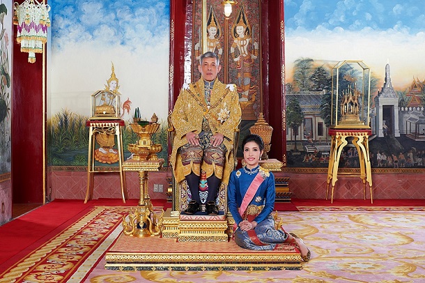 Tidak setia, Raja Thailand copot gelar selirnya