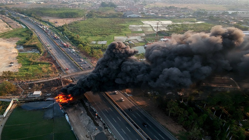 Pipa Pertamina terbakar, pasokan BBM di Bandung masih aman