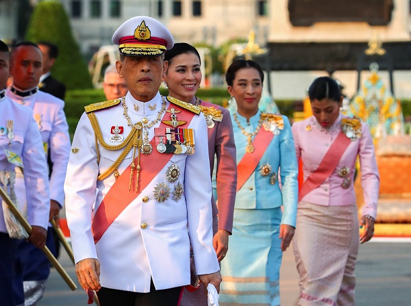 Raja Thailand pecat 6 pejabat karena berperilaku sangat jahat