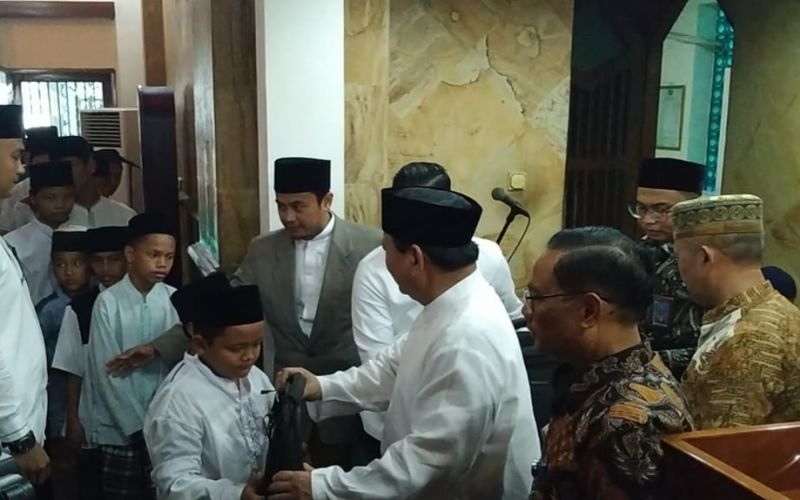 Jemaah masjid Kemhan ke Prabowo: Selamat jalan, Pak Presiden!