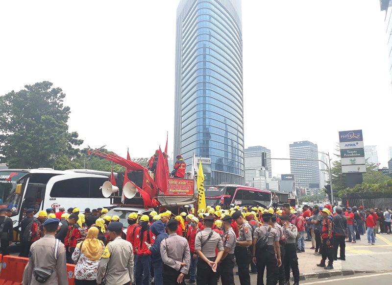 Polisi larang long march dari Bundaran HI, demonstran kecewa
