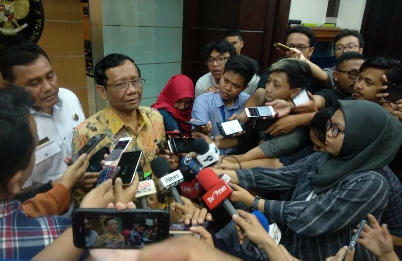 Jokowi belum keluarkan Perppu, Mahfud MD pasrah 