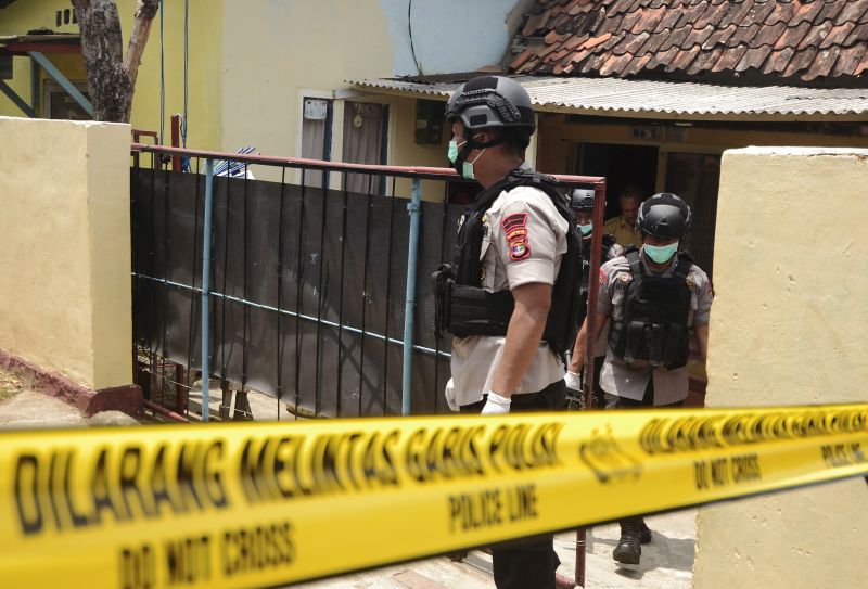 Densus 88 tangkap enam terduga teroris di Cirebon