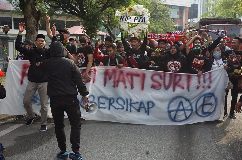 Disangka terlibat teroris, tiga suporter Indonesia ditahan di Malaysia
