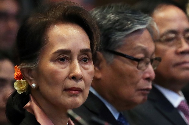 Dengan raut wajah datar, Suu Kyi hadapi tuduhan genosida