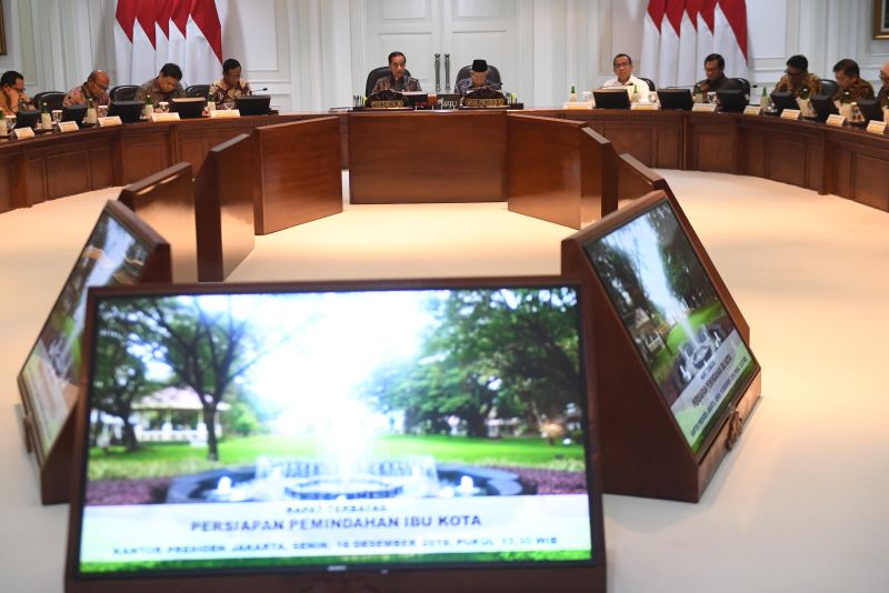 Kunjungi ibu kota baru, Jokowi akan tentukan lokasi Istana