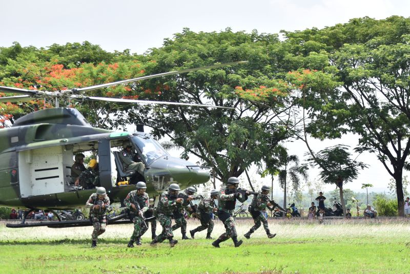 Tewas ditembak KKB, jenazah prajurit TNI diterbangkan untuk dimakamkan
