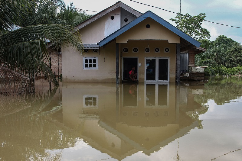 Bukittinggi banjir, jalur Medan-Padang lumpuh