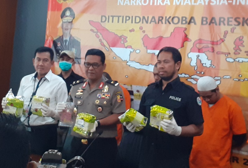 5 pengedar sabu jaringan Malaysia-Indonesia ditangkap, 1 di antaranya ditembak