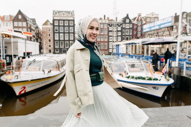 Polisi incar artis lain dari kasus selebgram hijab Medina Zein