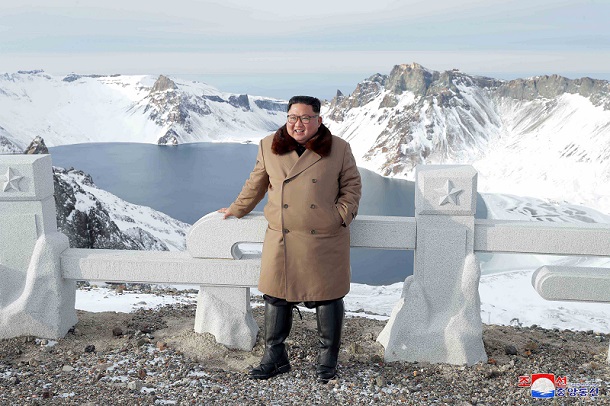 Tahun baru, Kim Jong-un kunjungi mausoleum kakek dan ayahnya