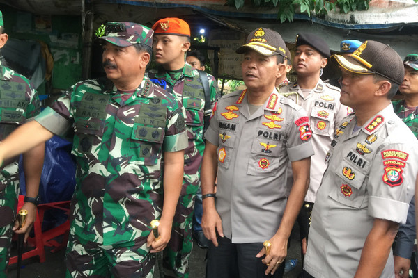 Personel TNI-Polri diminta bertahan di lokasi banjir