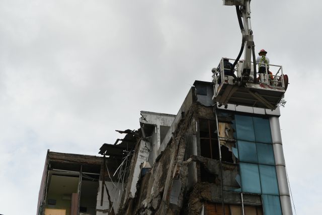 Titik terang penyebab ambruknya gedung di Slipi