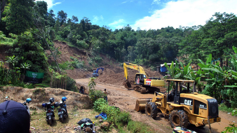 Akses desa terisolasi di Bogor mulai terbuka