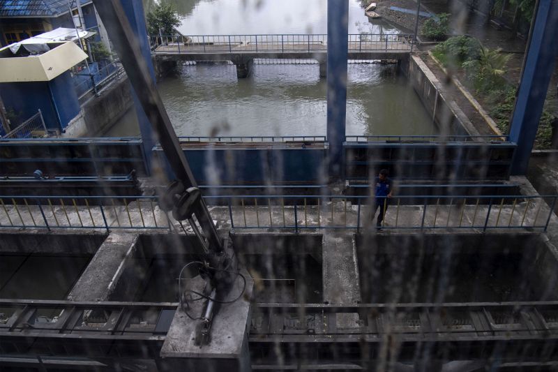 Di tengah ancaman banjir susulan, 76 pompa  air DKI rusak