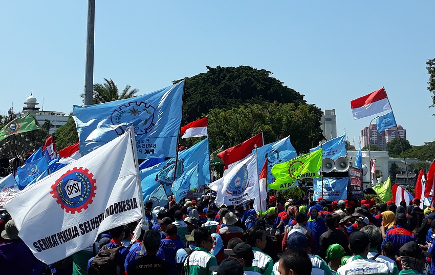 Ribuan Tni Dan Polri Dikerahkan Amankan Demo Buruh Di Dpr 