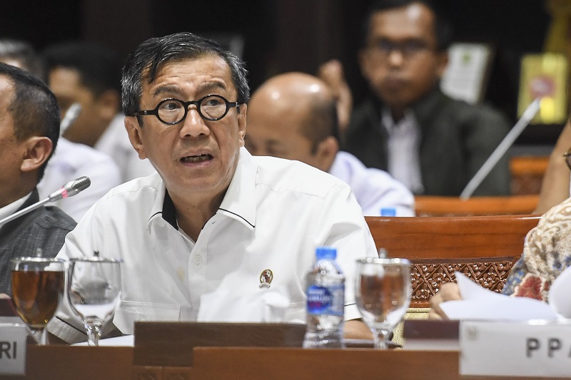 Presiden Jokowi diminta tegur Yasonna Laoly karena tindak tanduknya