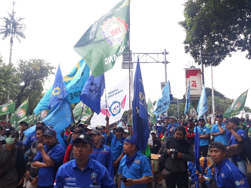 Buruh protes Omnibus Law ke Istana Negara