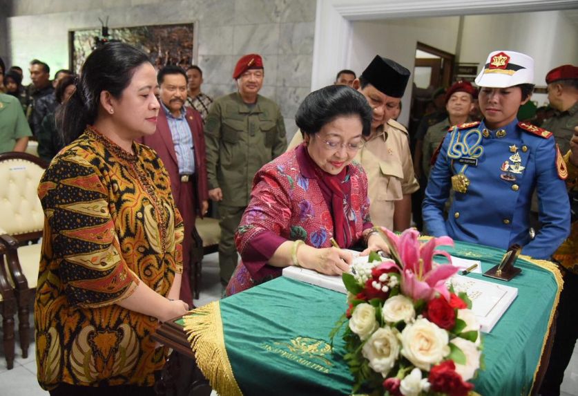 Prabowo ingin bikin patung Soekarno berkuda, Megawati tersenyum