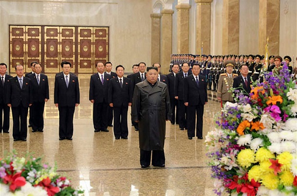 Kim Jong-un kembali muncul setelah menghilang 22 hari