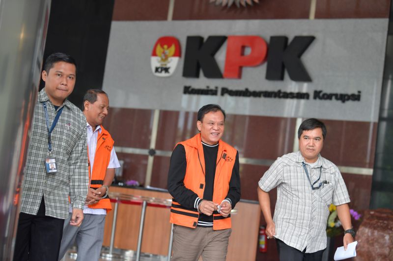 Usut suap Bupati Saiful Ilah, KPK periksa dua eks pengurus Deltras Sidoarjo