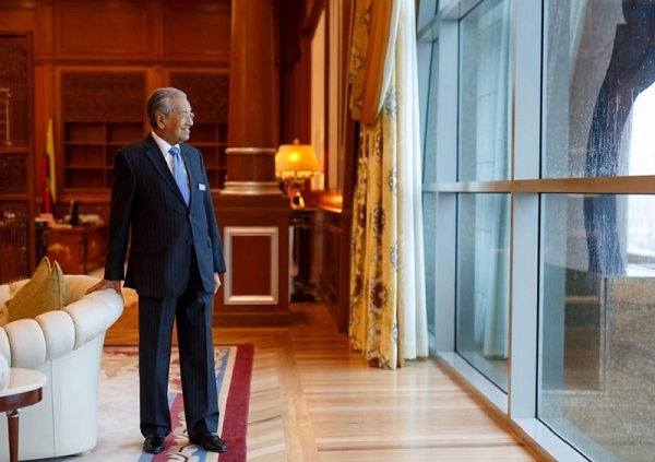 Mahathir Mohamad kembali pimpin Partai Bersatu