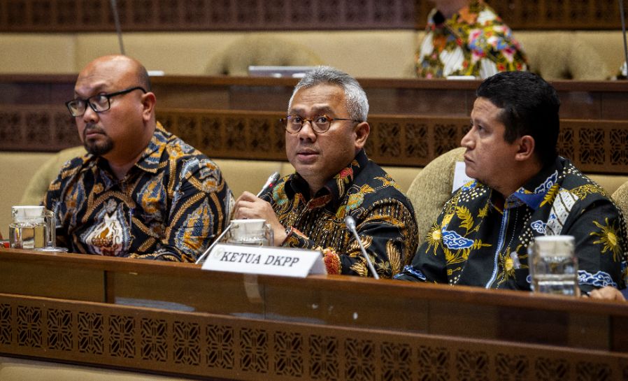 Pecat Komisioner KPU, DKPP beri peringatan keras Arief Budiman