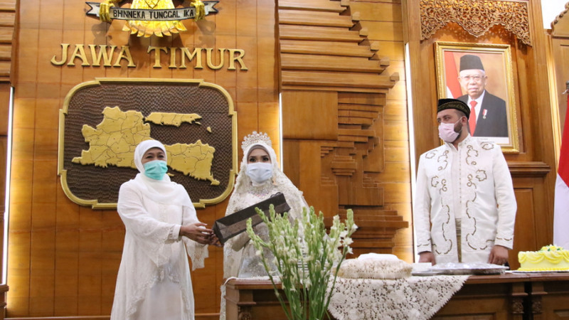 Dua pasang pengantin di Surabaya tunda resepsi <i>gegara</i> corona