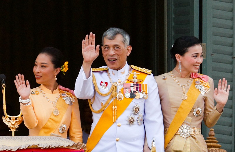 Raja Thailand isolasi diri bersama 20 selir