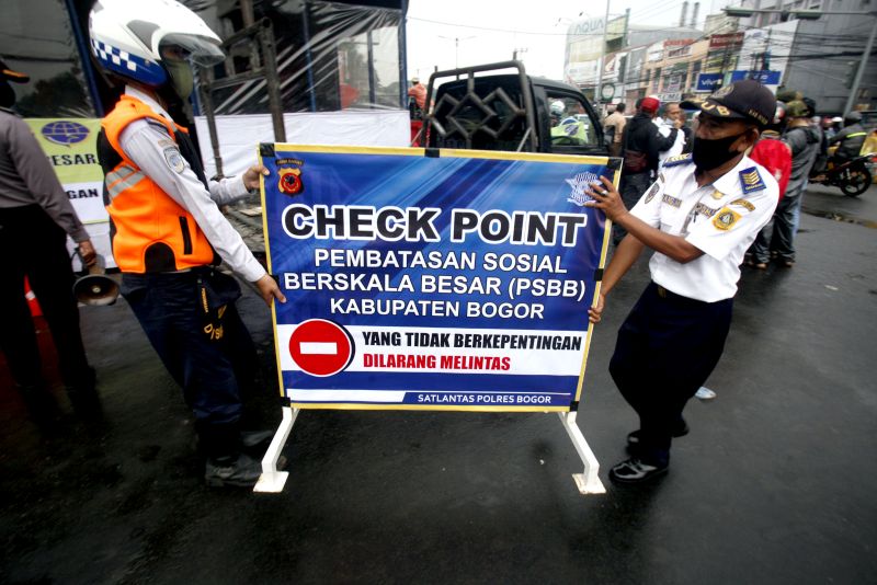 Ribuan aparat gabungan amankan PSBB Kabupaten Bogor