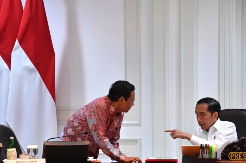 Perppu Covid-19 Jokowi diseret ke MK, Mahfud: Kita adu argumen