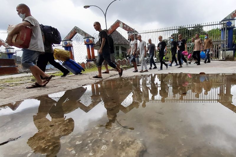 223 pekerja migran asal Banten dipulangkan dari Malaysia akibat Covid-19