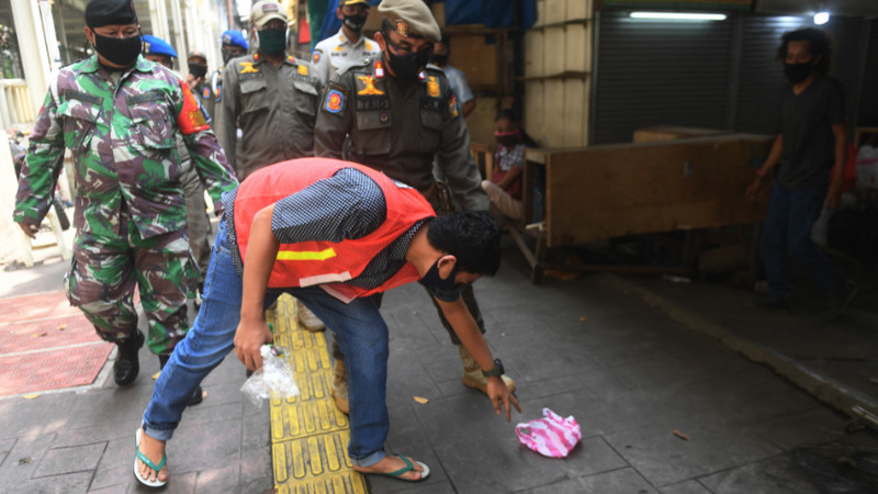 Pemprov Jakarta dianggap tidak tegas hukum pelanggar PSBB