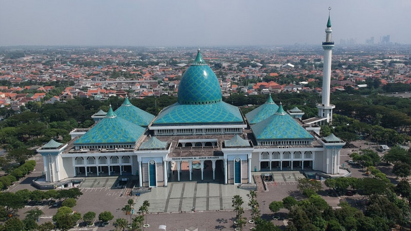 Izin salat Id di Masjid Al Akbar Surabaya tuai kritik