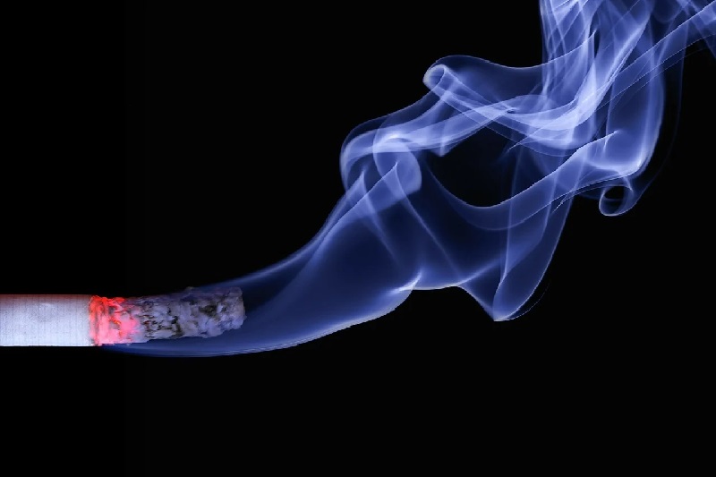 4 faktor mengapa perokok lebih berisiko terpapar Covid-19