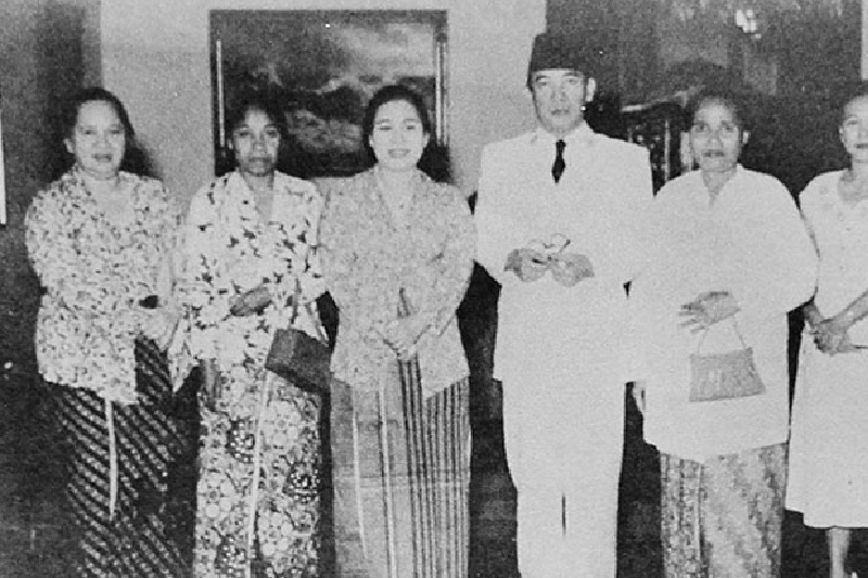 Menelisik modernitas dan kecantikan perempuan era Sukarno
