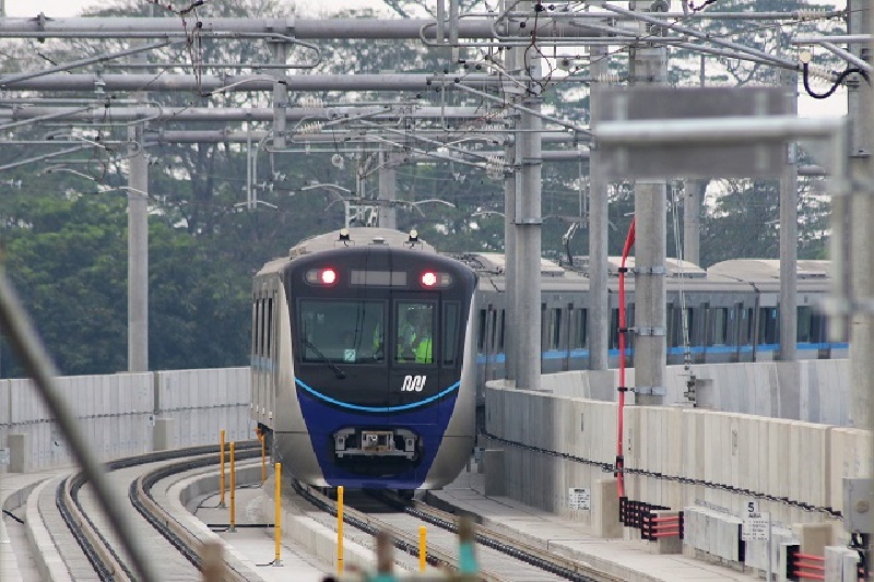 Selama PSBB total, MRT Jakarta beroperasi hingga pukul 10 malam